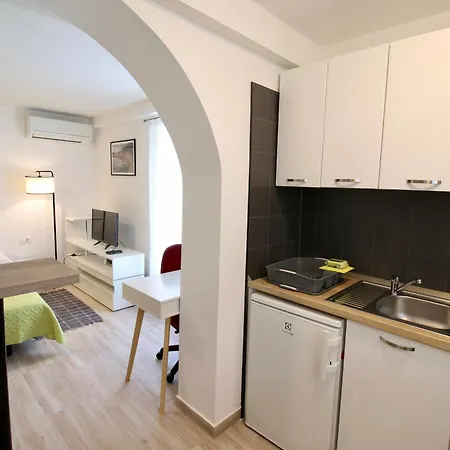 Velin Split