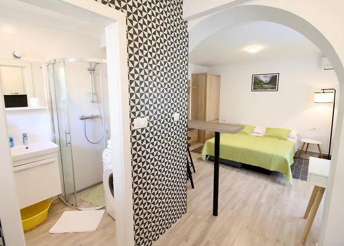 Velin Apartman *