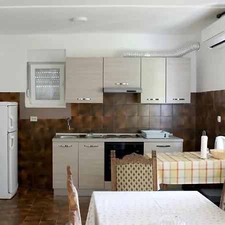 Velin Apartment