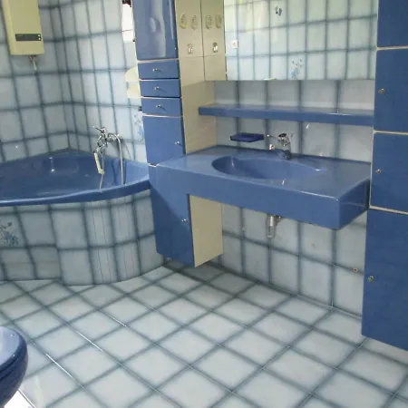 Velin Apartment *